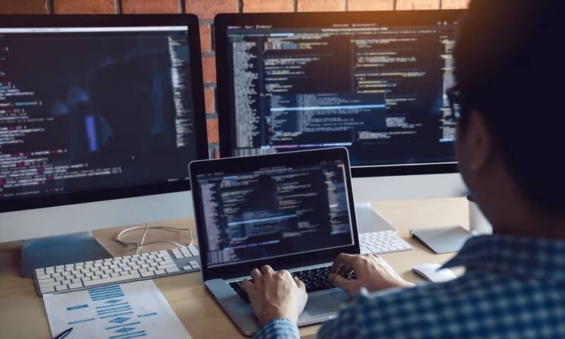 数据科学选型:R与Python如何赋能章丘市网站建设?